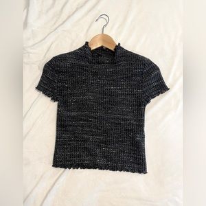 FOREVER 21 TURTLENECK CROPPED T SHIRT TOP CLASSIC LOOK